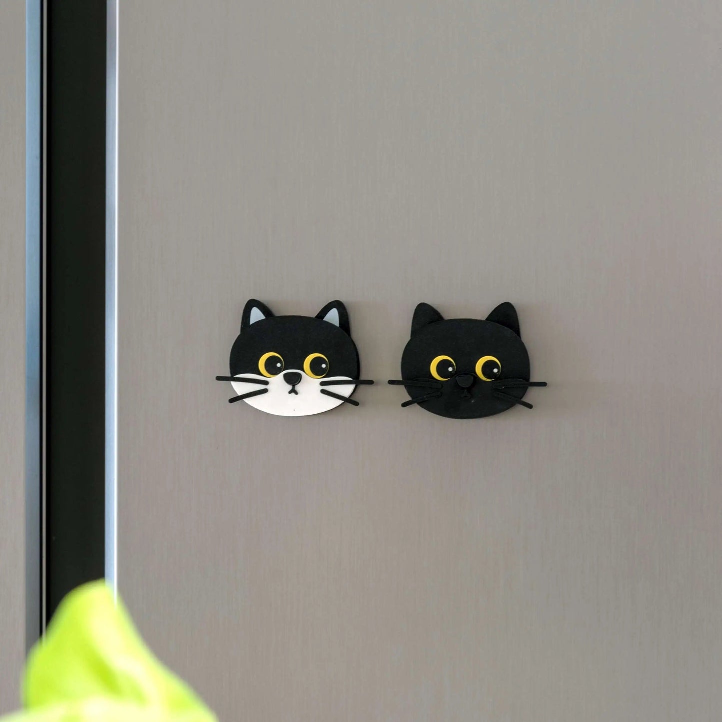 🌟Cute Pet Doorbell Fridge Magnet – Press the Nose & Watch the Ears Wiggle!